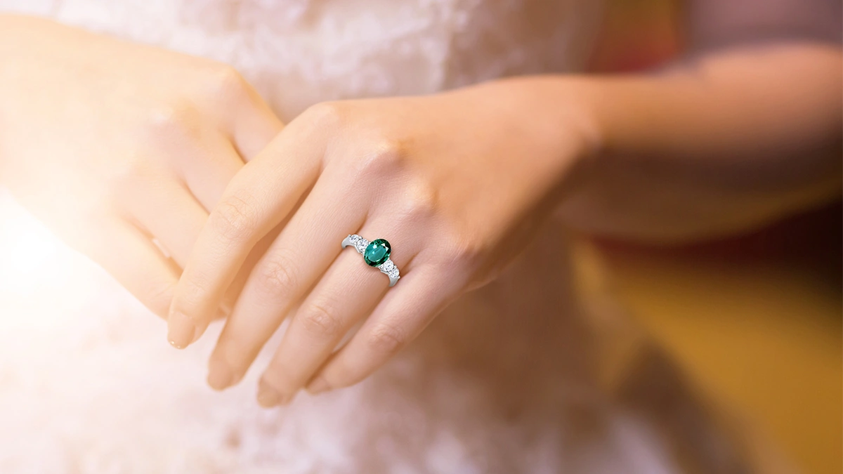 12 Alexandrite Wedding Rings For Brides