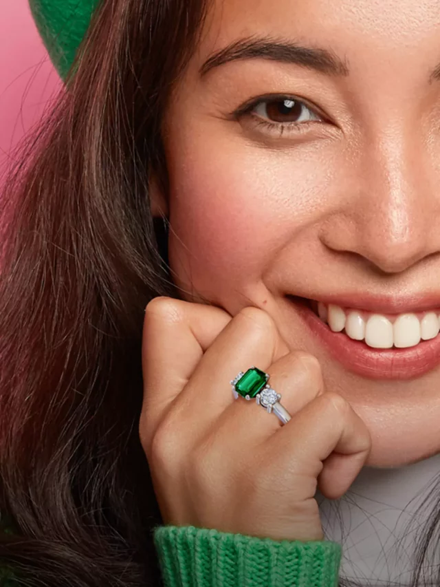 Phase of White Grace: White Gold vs. Platinum