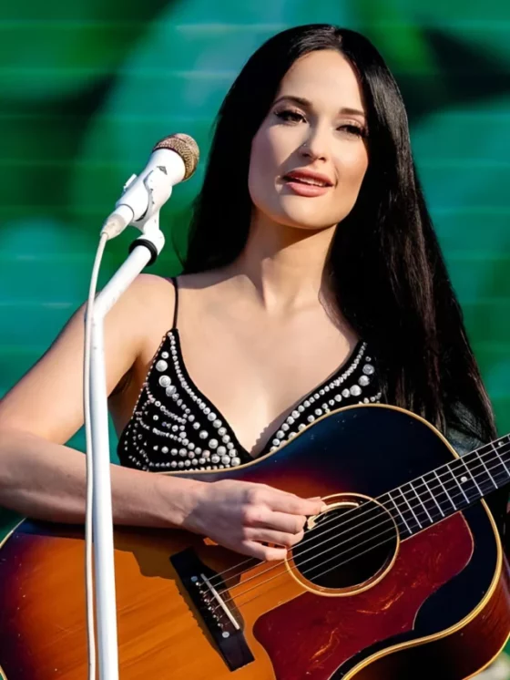 Kacey Musgraves: American Singer in “Deeper Well”