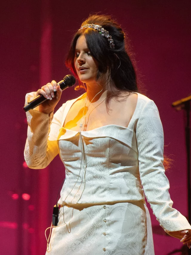 Lana Del Rey: Billboard Hits & High Fashion Lana Del Rey: Billboard Hits & High Fashion