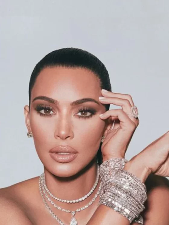 Kim Kardashian — Drippin’ in Dazzling Gems!