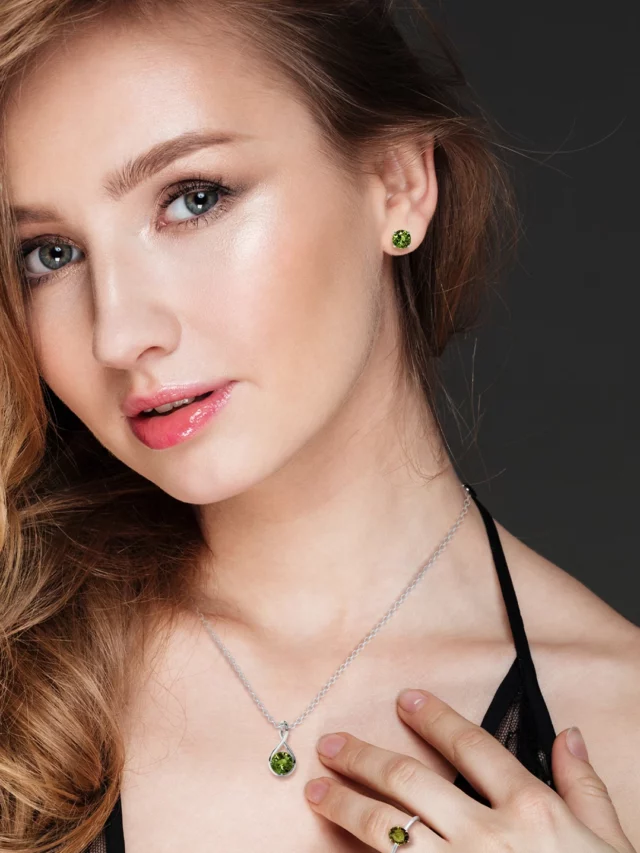Alexandrite Dreams: June Birthstone in Jewelry Alexandrite Dreams: June Birthstone in Jewelry